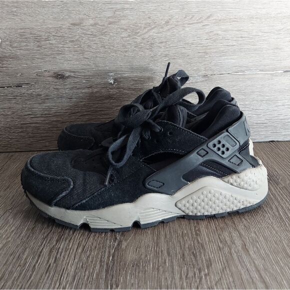 Nike Air Huarache Run Womens 859429-007 Black Suede & Denim Running Shoes 6.5 - Picture 2 of 8